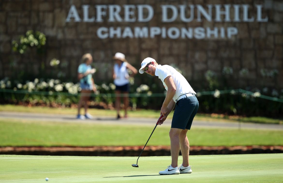 Vůbec poprvé v historii European Tour mohli hráči během Alfred Dunhill Championship hrát v soutěžních kolech v kraťasech (foto: GettyImages)