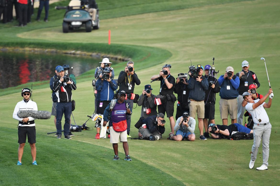 Momentka z finálového kola Omega Dubai Desert Classic, po kterém se radoval ze svého premiérového titulu na European Tour Australan Lucas Herbert (foto: GettyImages)