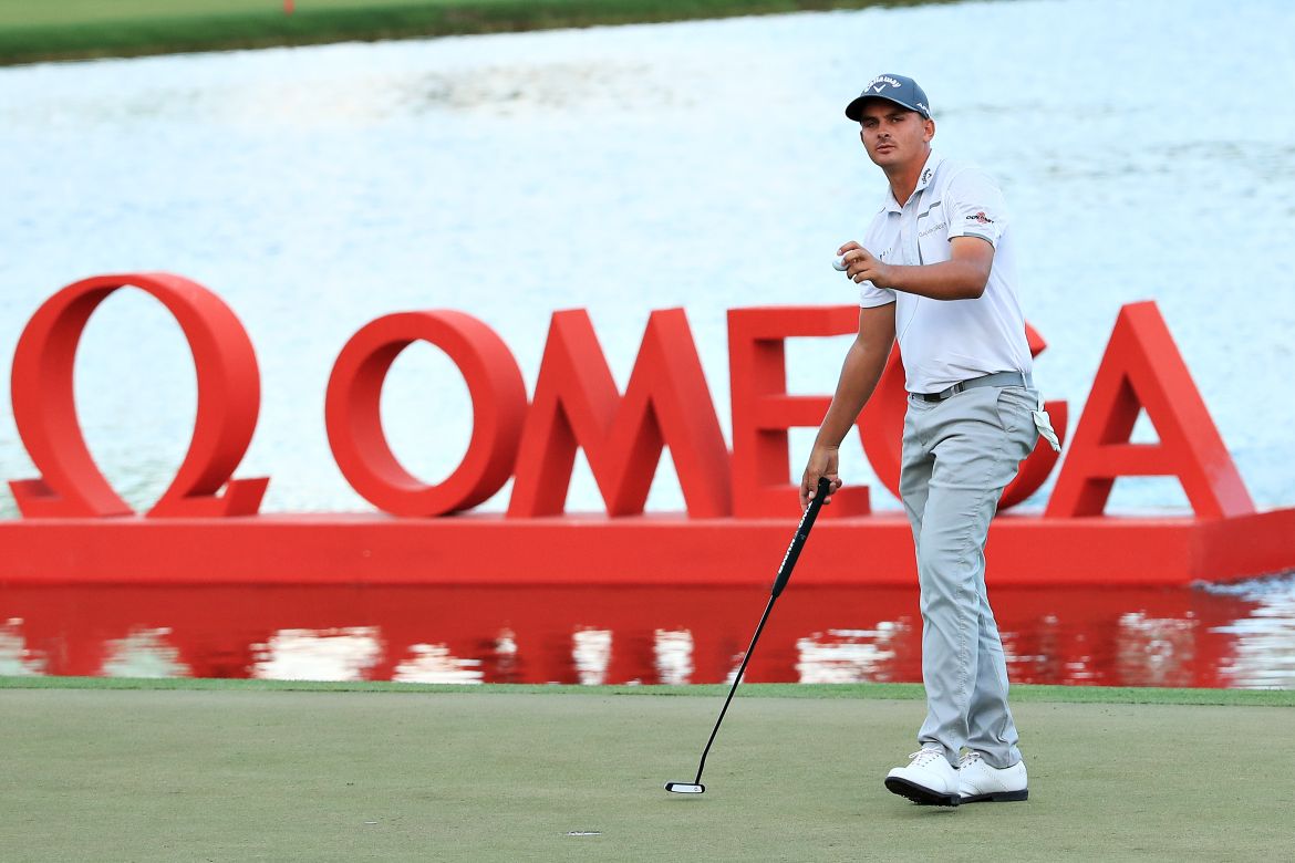 Momentka z finálového kola Omega Dubai Desert Classic, po kterém se radoval ze svého premiérového titulu na European Tour Australan Lucas Herbert (foto: GettyImages)