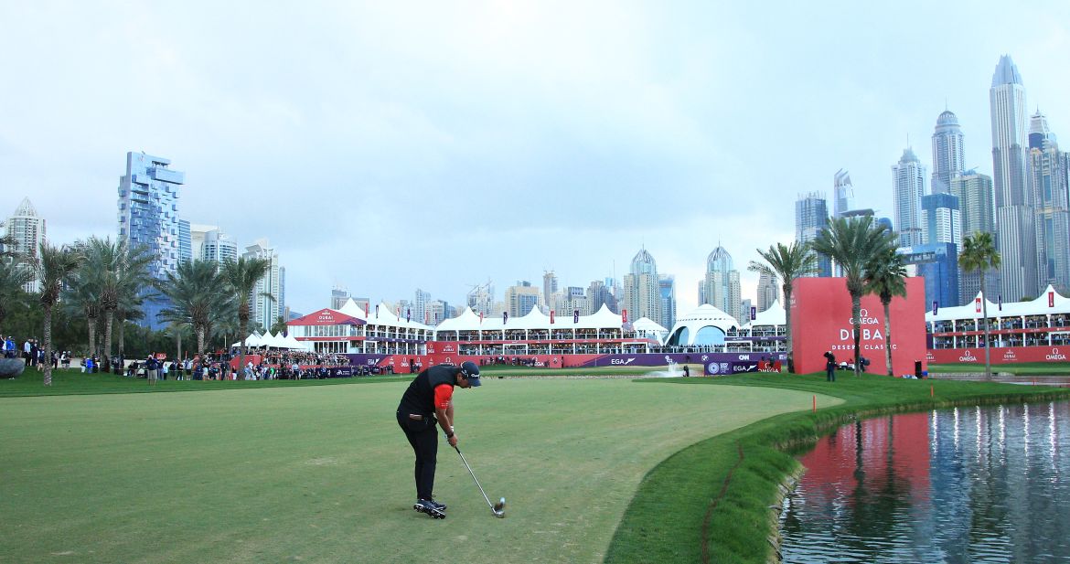 Momentka z finálového kola Omega Dubai Desert Classic, po kterém se radoval ze svého premiérového titulu na European Tour Australan Lucas Herbert (foto: GettyImages)