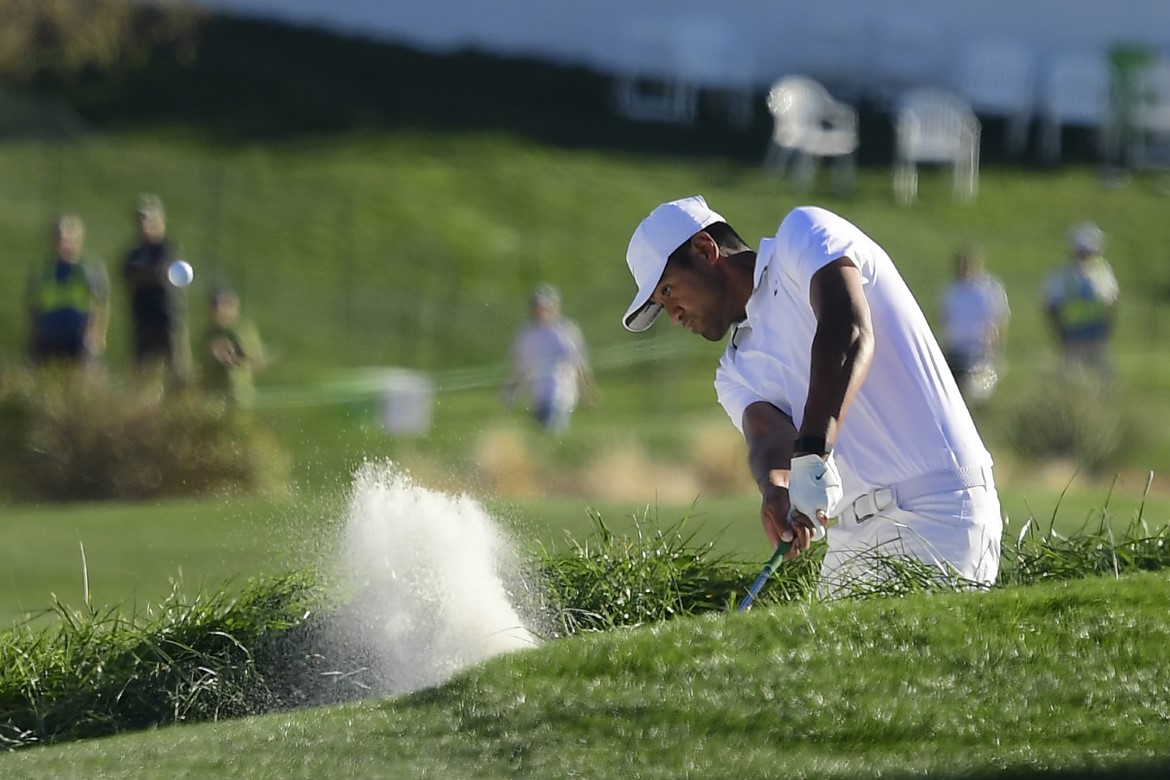 Momentka z finálového kola Waste Management Phoenix Open 2020, které až na první jamce play-off ovládl Webb Simpson (foto: GettyImages)