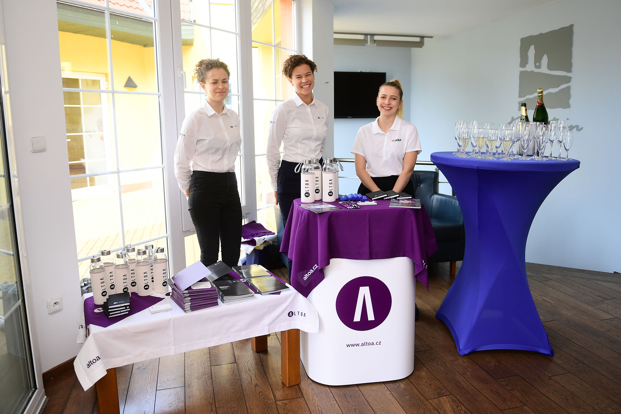 Business Tour odstartovala sezonu na Karlštejně.