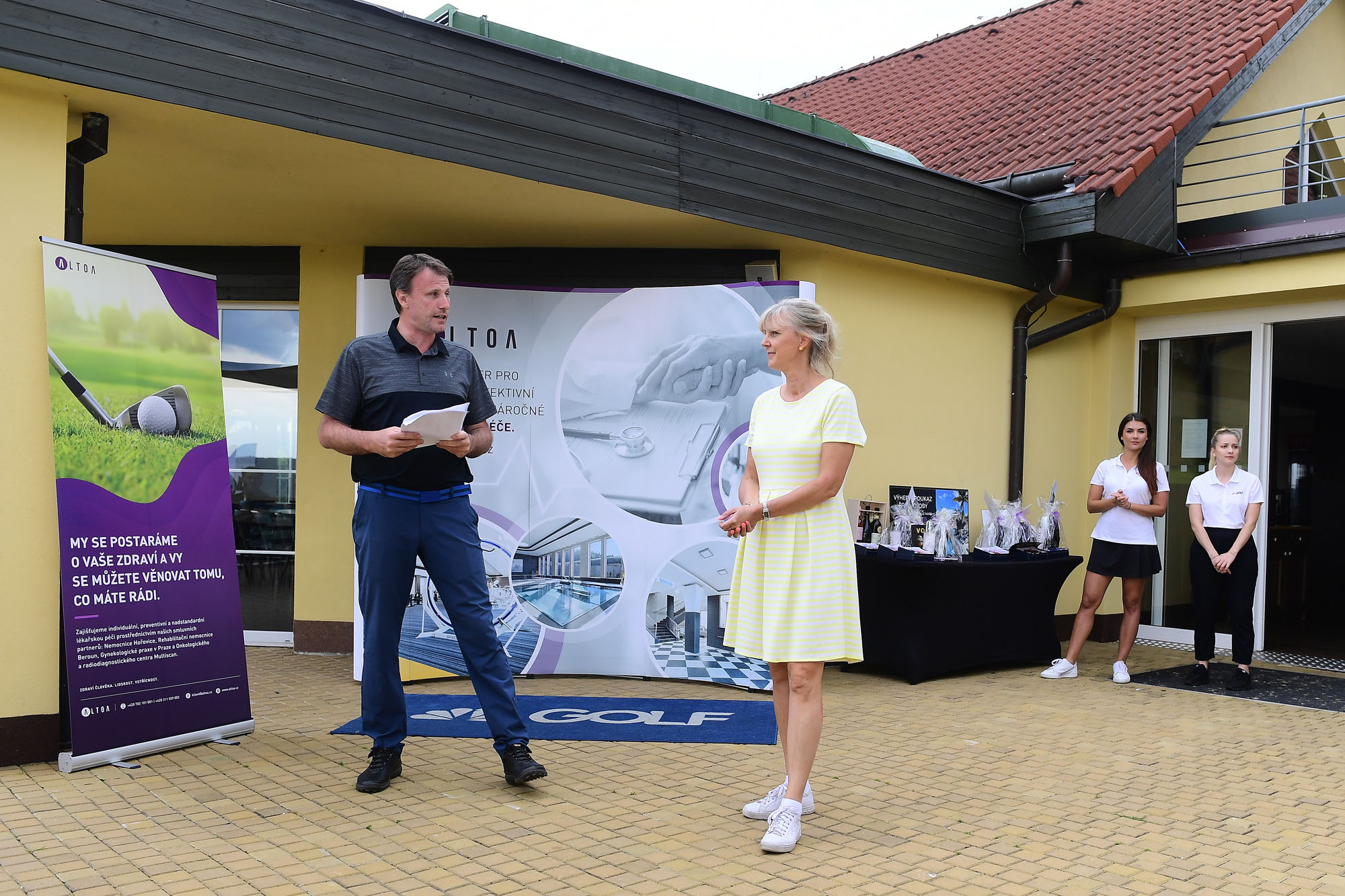 Business Tour odstartovala sezonu na Karlštejně.
